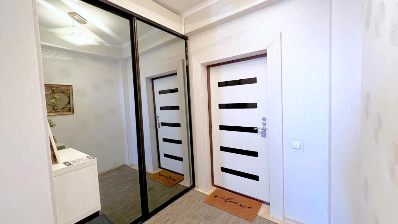 Apartament De Lux Cu 2 Camere Si Living Chişinău Extérieur photo
